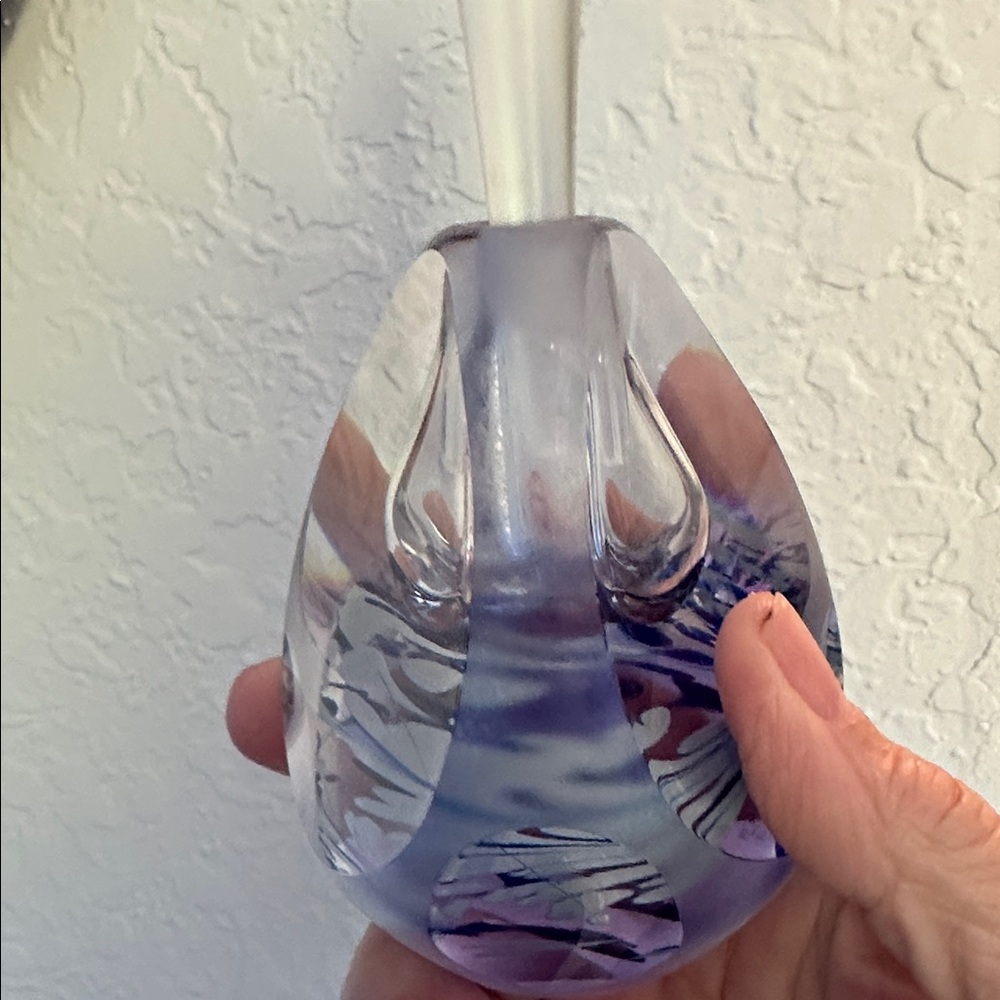 Signed Blue and Clear Swirl Art Glass Sculpture - Elegant Handblown Accent - Picture 4 of 9